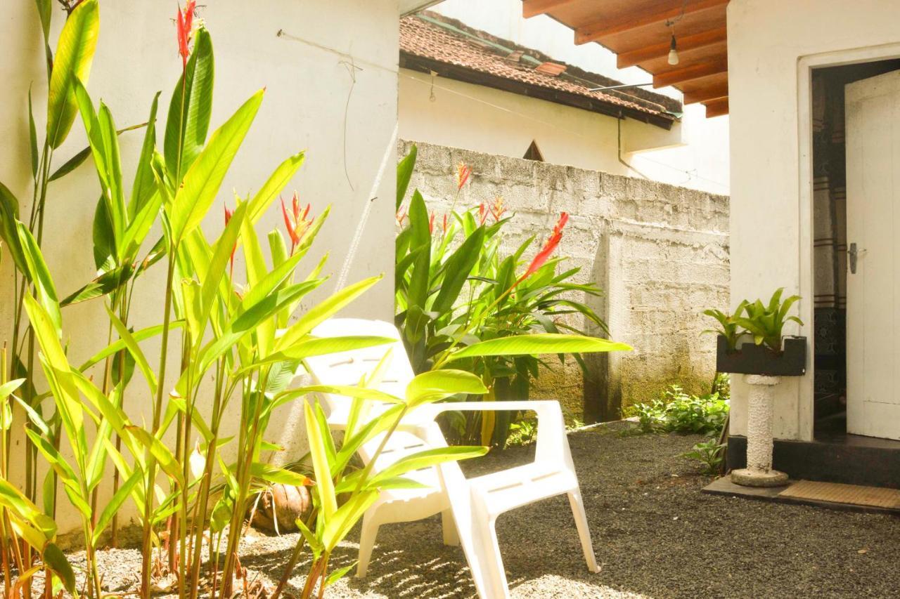 The Breeze Mirissa B&B 외부 사진