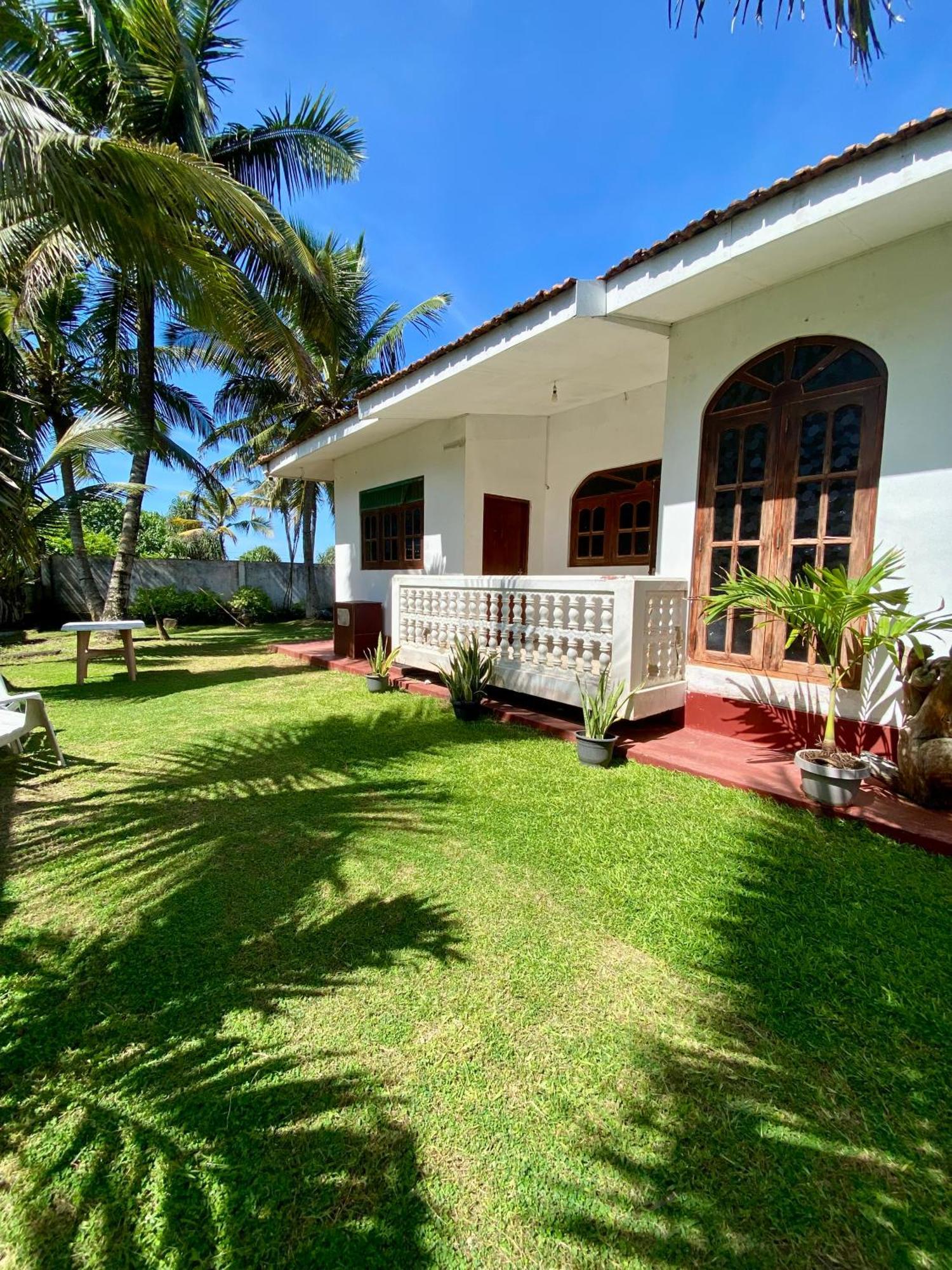 The Breeze Mirissa B&B 외부 사진